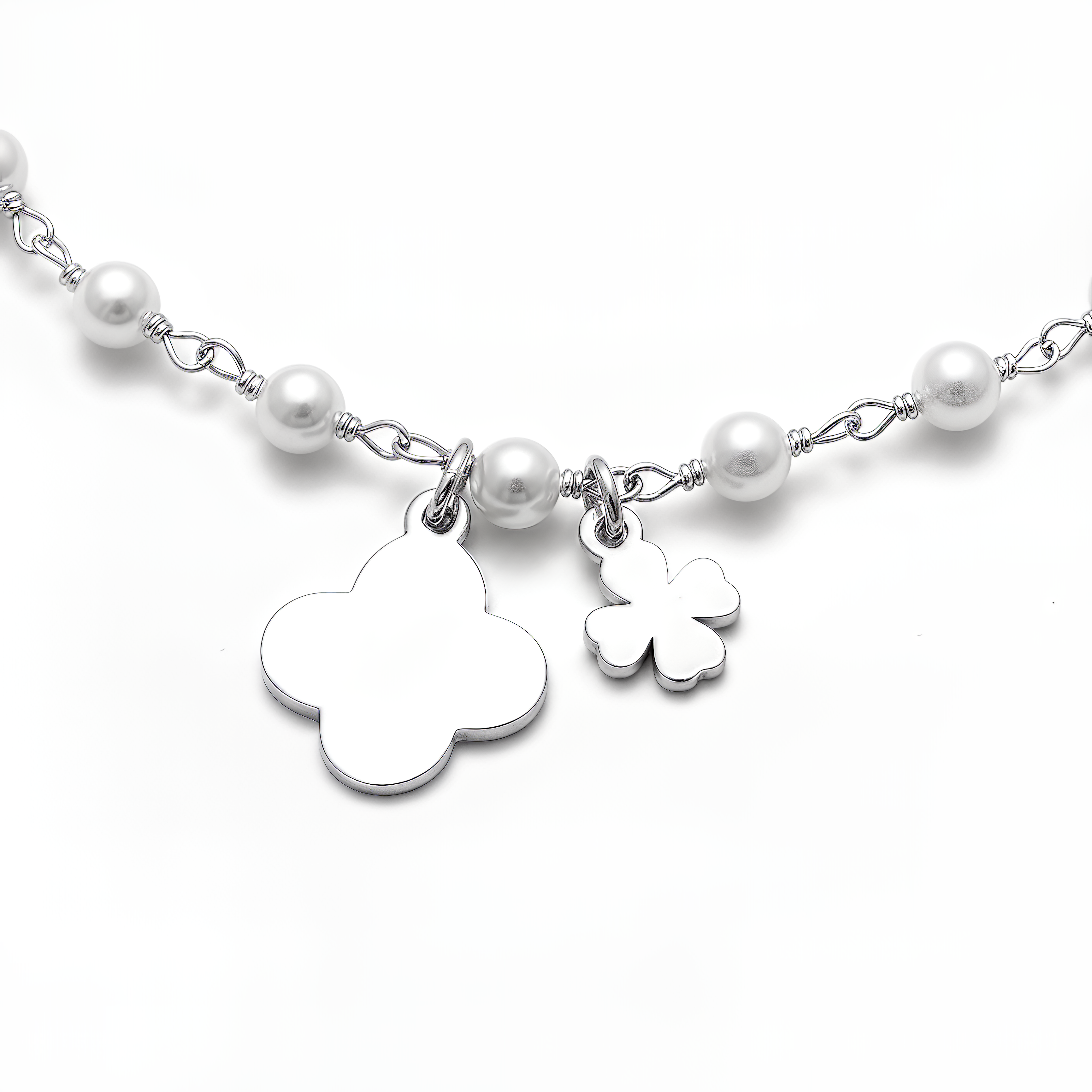 VIBES Four-Leaf Clover Bracelet in 925 Silver Laminated in 24KT Gold with Pearls