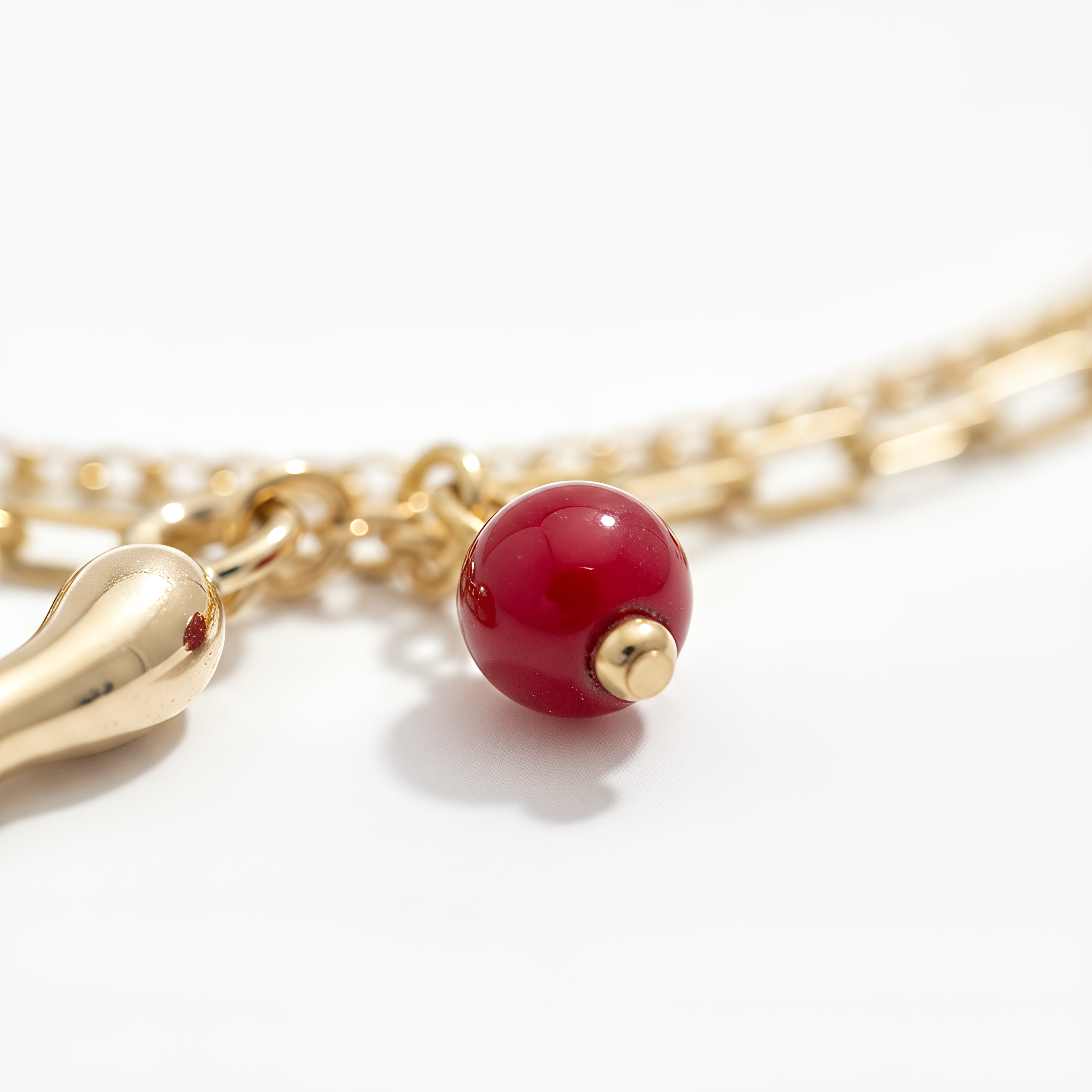 Bracciale Doppia Catena con Cornetto e Sfera Rossa Chérie Argento 925 Placcato Oro 24KT