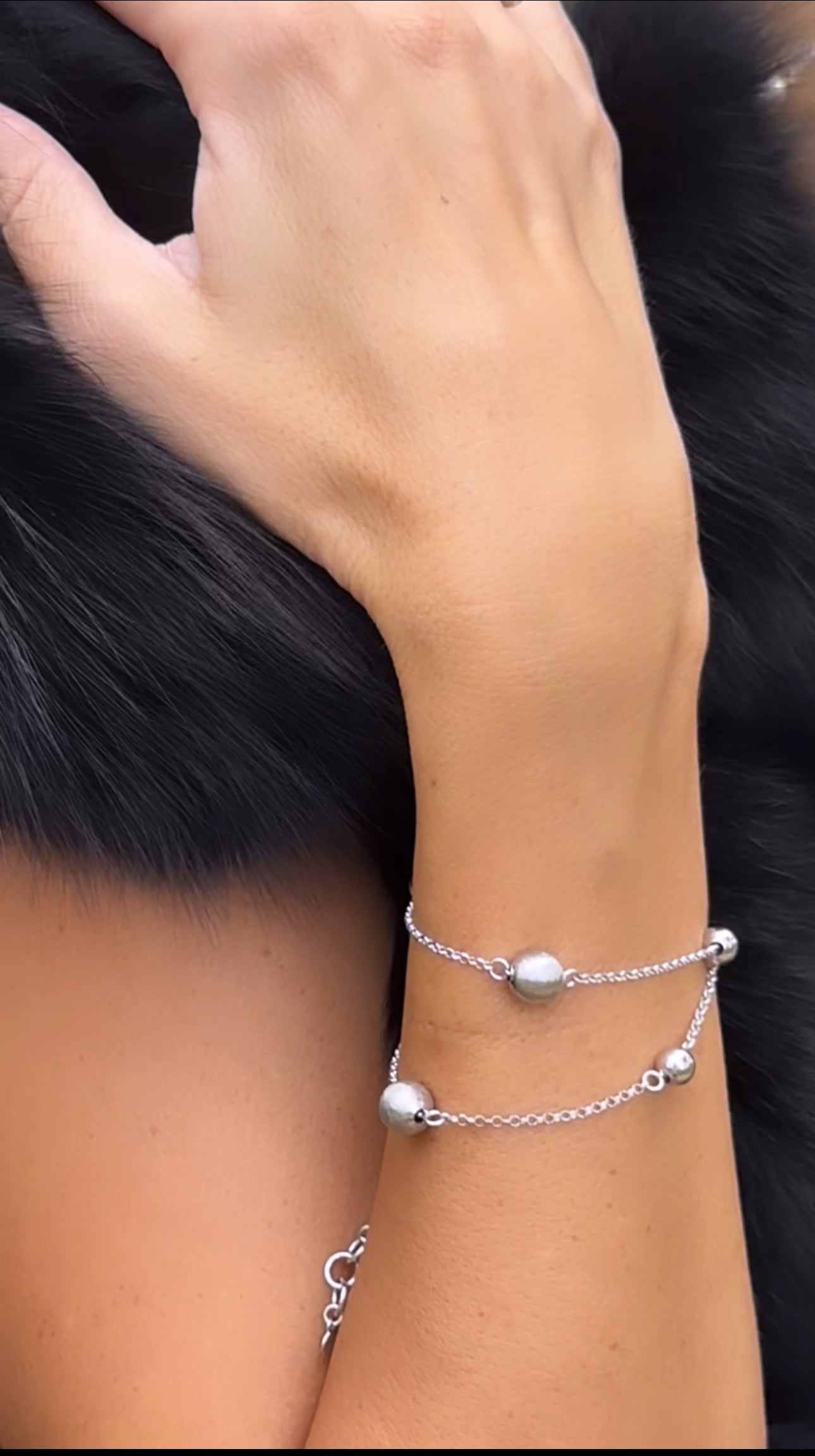 Double-wrap chain and sphere bracelet in 925 silver with 24kt gold plating