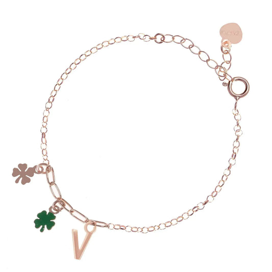 Bracciale regolabile in argento 925 rose’ con due quadrifogli, uno lucido e uno smaltato verde, e letterina pendente.