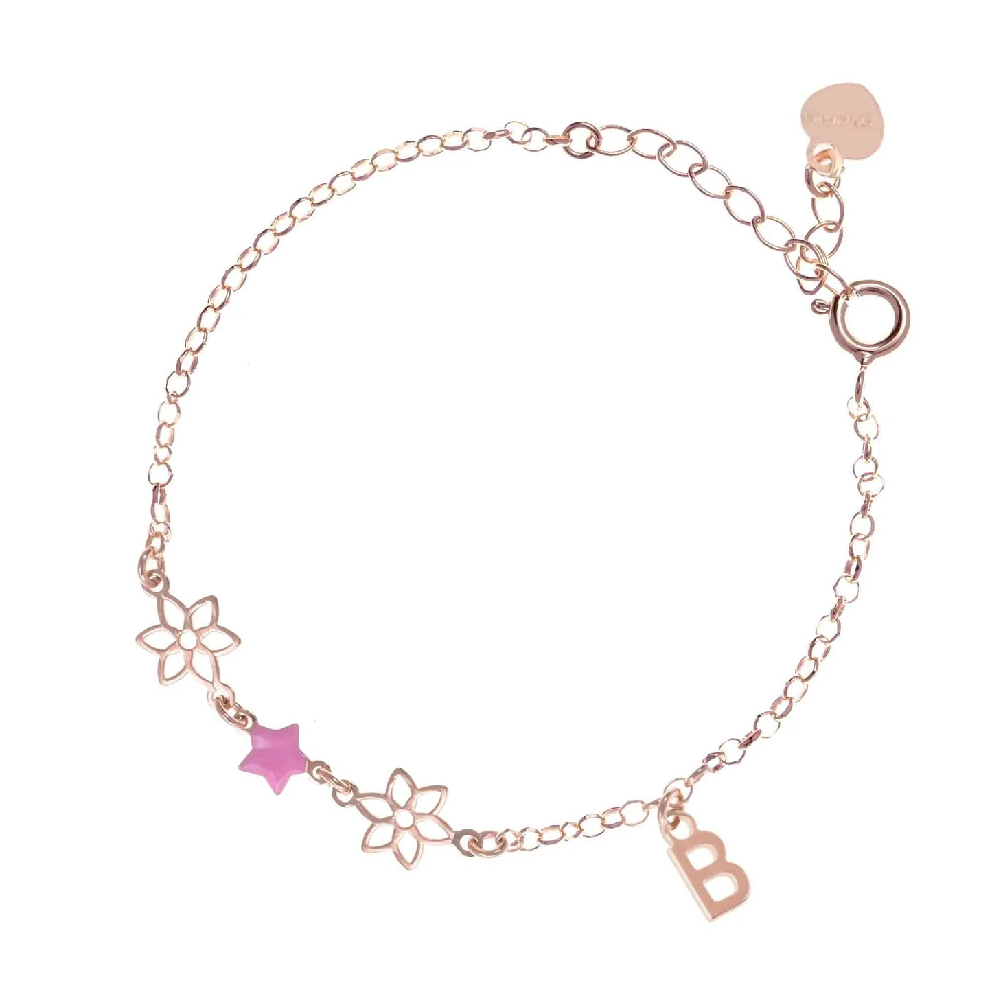 Bracciale regolabile in argento 925 rose’ con due fiorellini sagomati, stella smaltata rosa e letterina pendente.