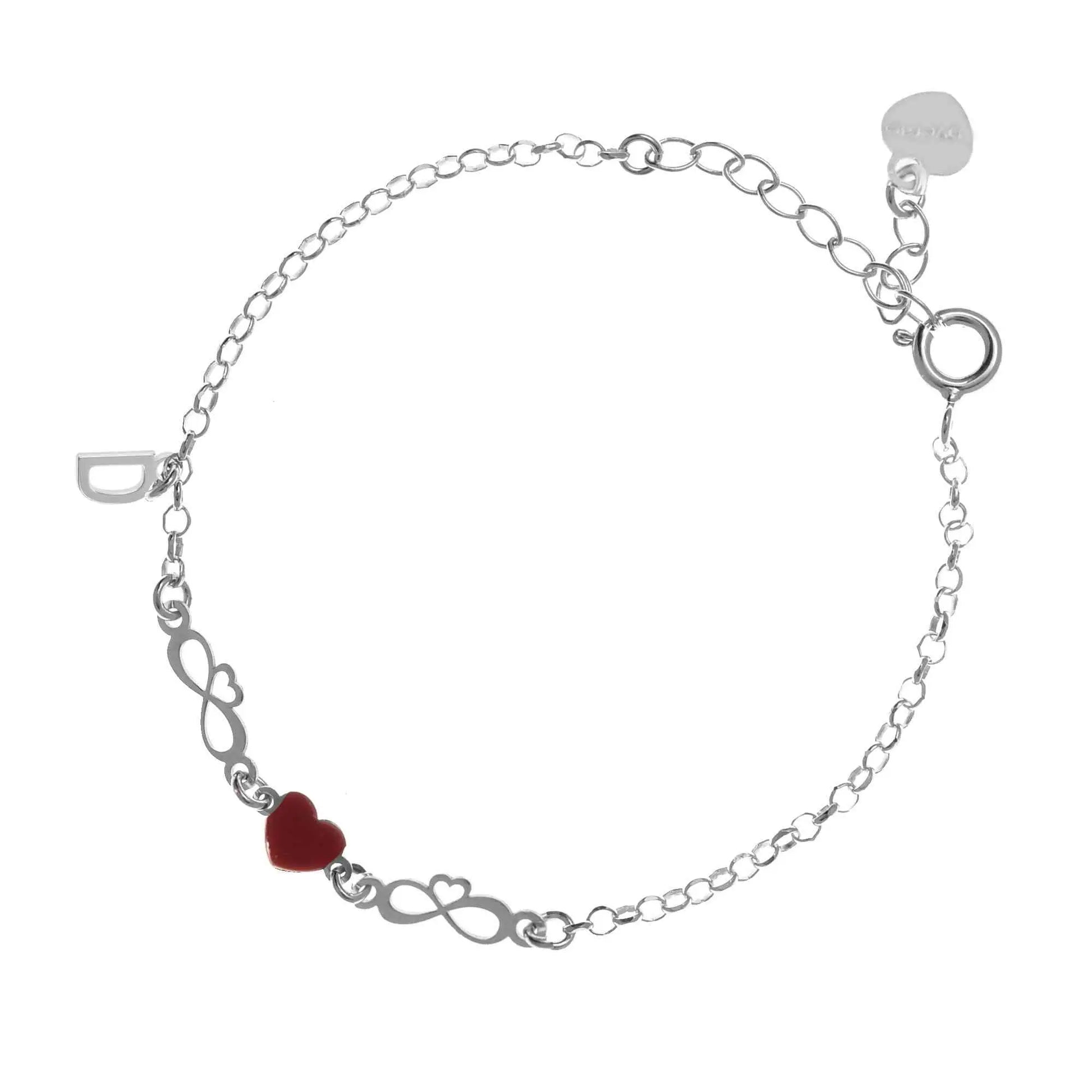 Bracciale regolabile in argento 925 rodiato con due infinito sagomati, cuore smaltato rosso e letterina pendente.