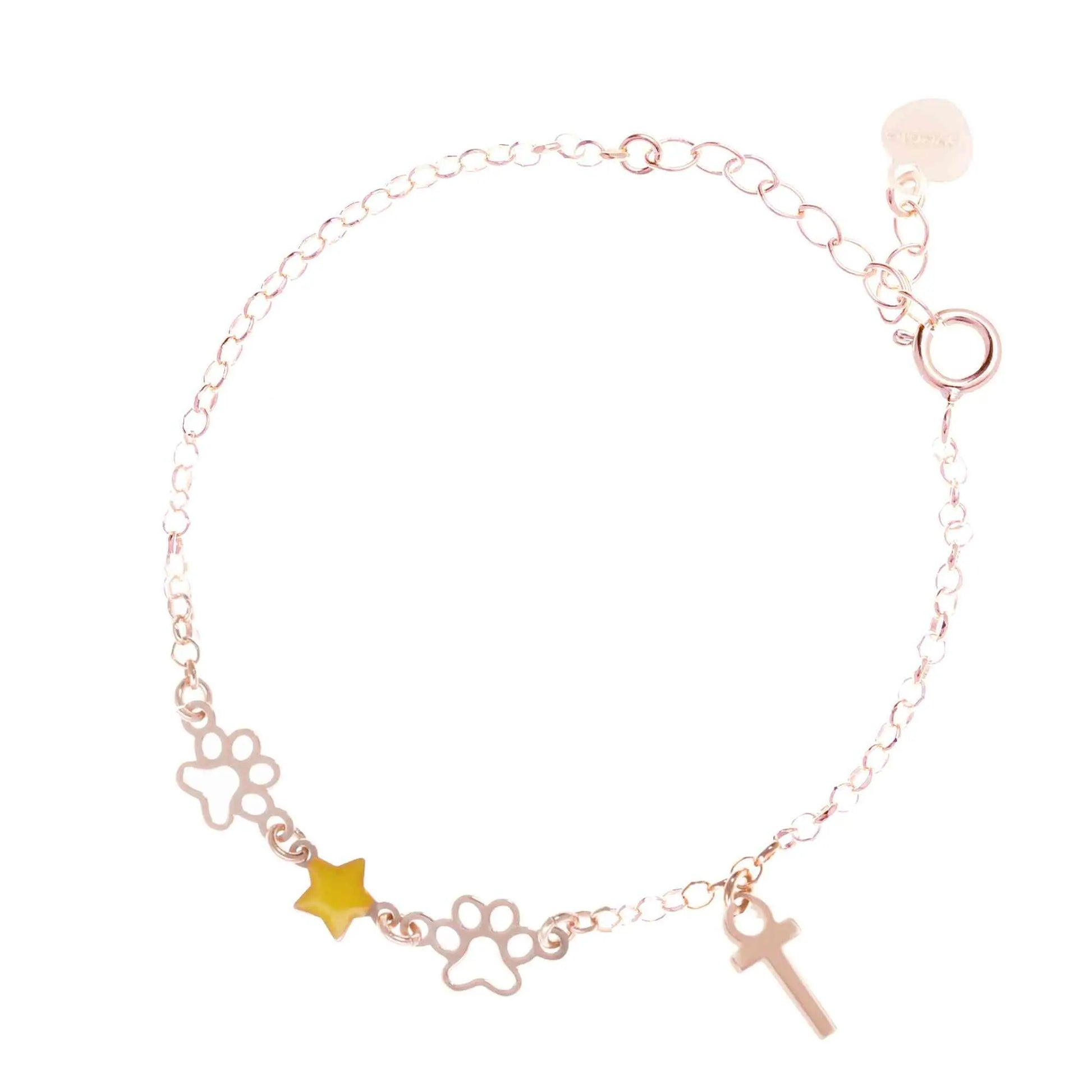 Bracciale regolabile in argento 925 rose’ con due zampine sagomate, stella smaltata gialla e letterina pendente.