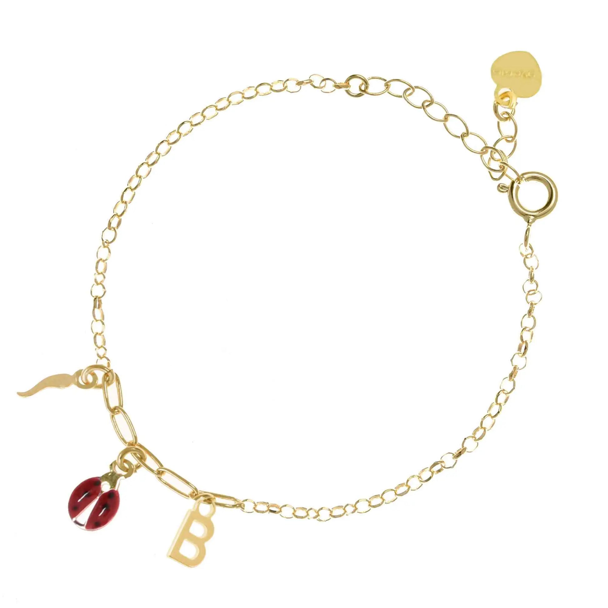 Bracciale regolabile in argento 925 dorato con coccinella smaltata rossa, cornetto lucido e letterina pendente.