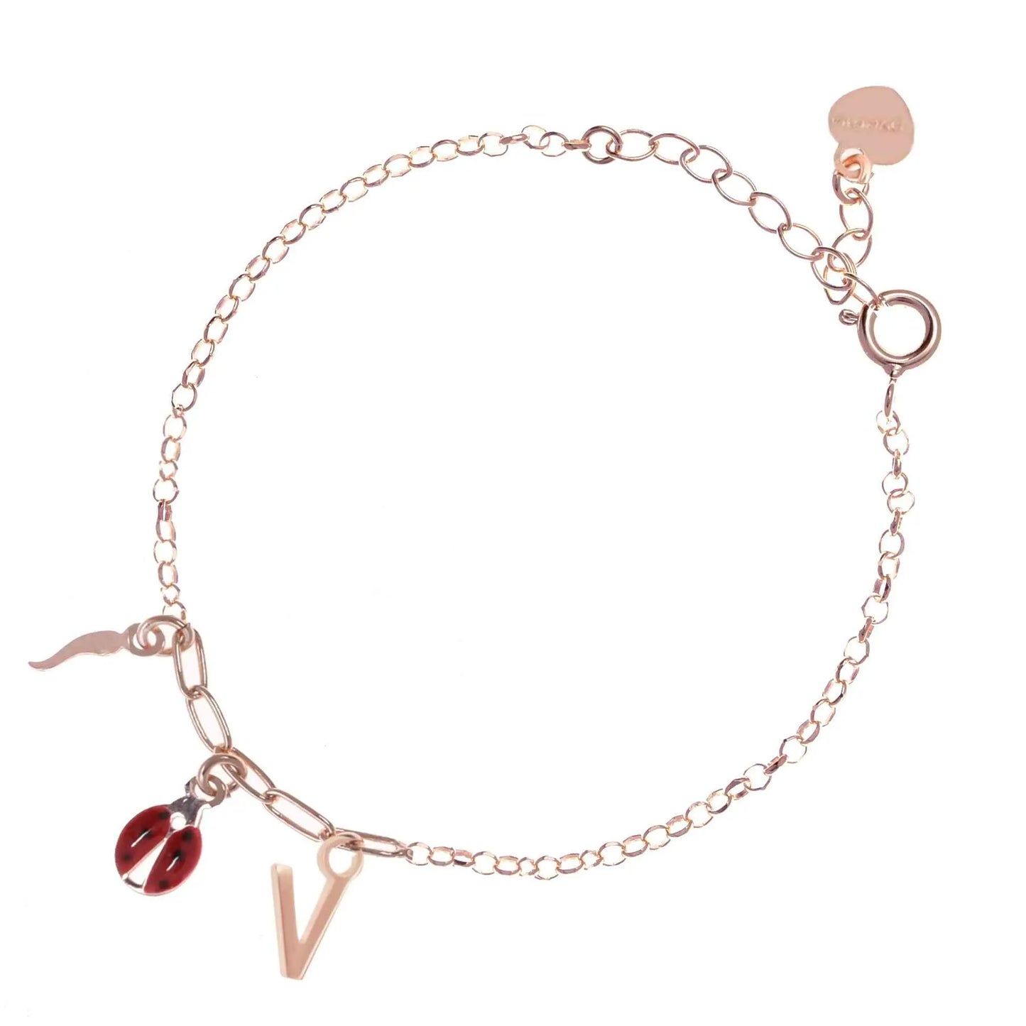 Bracciale regolabile in argento 925 rose’ con coccinella smaltata rossa, cornetto lucido e letterina pendente.