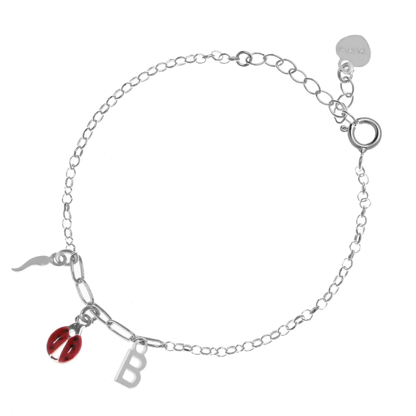 Bracciale regolabile in argento 925 rodiato con coccinella smaltata rossa, cornetto lucido e letterina pendente.