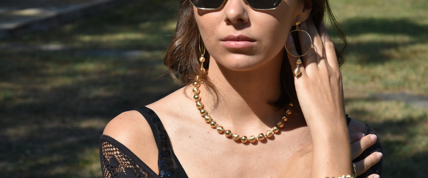 Collana in argento 925 e laminatura in Oro 24K, con sfere setate dorate.